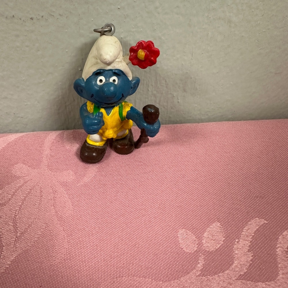 Vintage 1978 Schleich Peyo Smurf Hiker Keychain Figure Hong Kong W Berrie Co